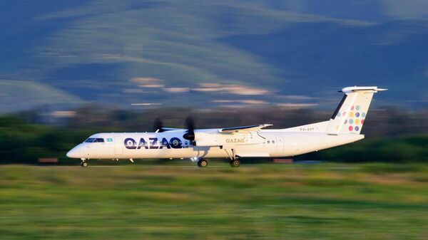 Самолет авиакомпании Qazaq Air - Sputnik Казахстан