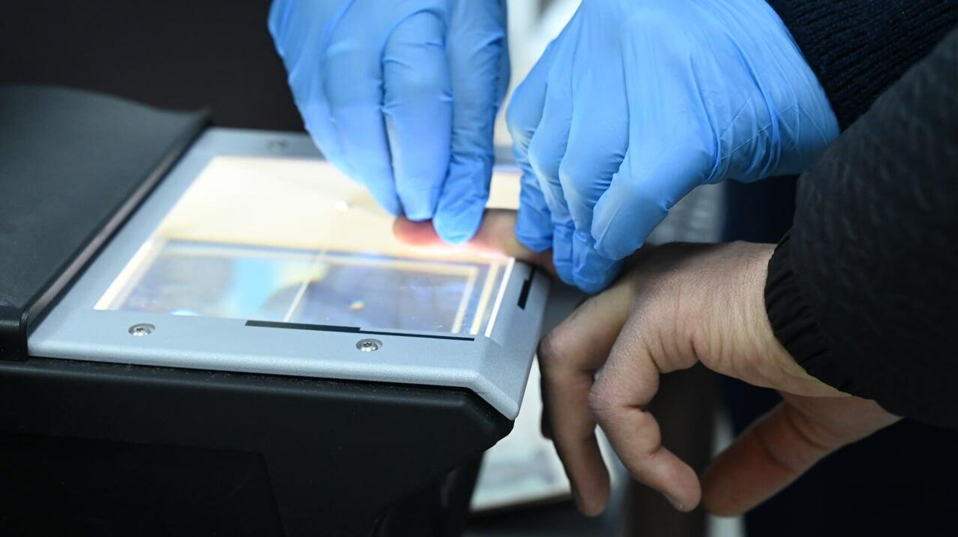 С начала года обязательную дактилоскопию прошли 8 тысяч иностранцев - Sputnik Казахстан, 1920, 12.09.2025