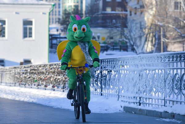 Участник соревнования велосипедистов Зимний Кубок Астон в Екатеринбурге - Sputnik Казахстан