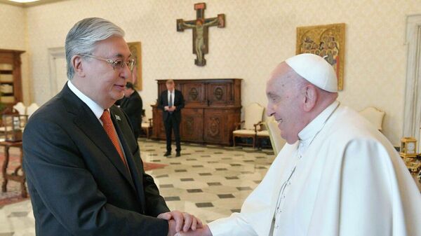 Президент Казахстана Касым-Жомарт Токаев и Папа Римский Франциск - Sputnik Казахстан
