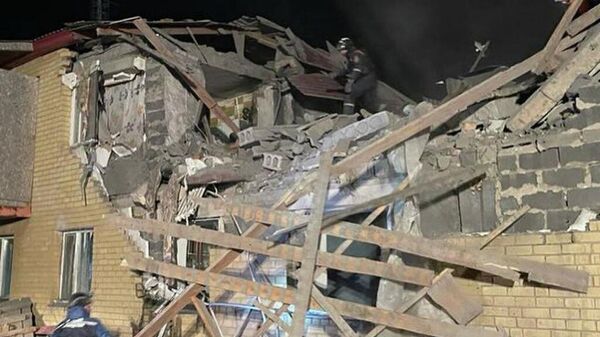 Двухэтажный дом обрушился в Карагандинской области из-за взрыва газового баллона: двое погибли - Sputnik Қазақстан