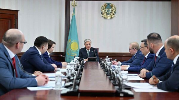 Токаев встретился с представителями партийных фракций в парламенте - Sputnik Казахстан