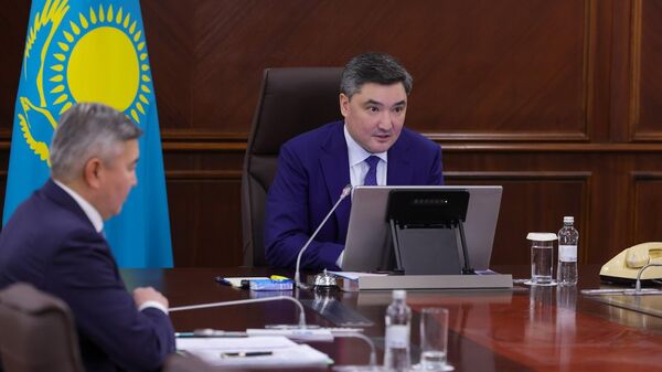Премьер-министр Казахстана Олжас Бектенов  - Sputnik Казахстан