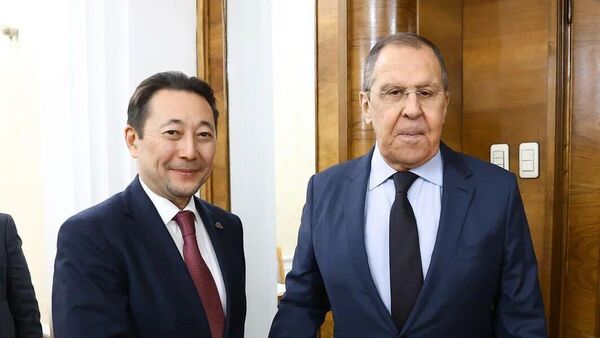 Лавров провёл встречу с Генсекретарем Совещания по взаимодействию и мерам доверия в Азии (СВМДА) Сарыбаем, находящимся с рабочим визитом в Москве - Sputnik Казахстан