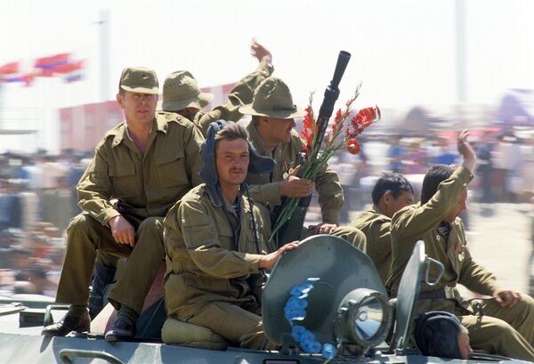 15 мая 1988 года начался поэтапный вывод ограниченного контингента советских войск из Афганистана. - Sputnik Казахстан