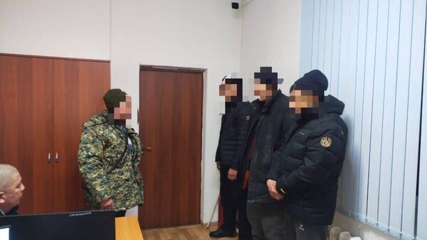 Задержанные лжеполицейские - Sputnik Казахстан