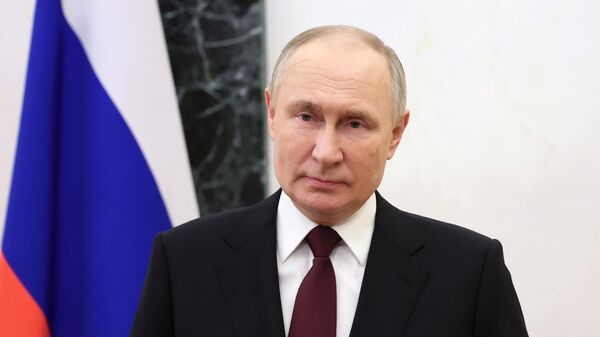 Президент РФ В. Путин поздравил граждан РФ с Днем защитника Отечества - Sputnik Казахстан