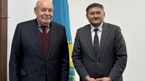 Михаил Швыдкой и Саясат Нурбек - Sputnik Казахстан