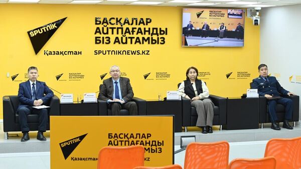  Круглый стол на тему: Мигранты в Казахстане: проблема или перспективы - Sputnik Казахстан