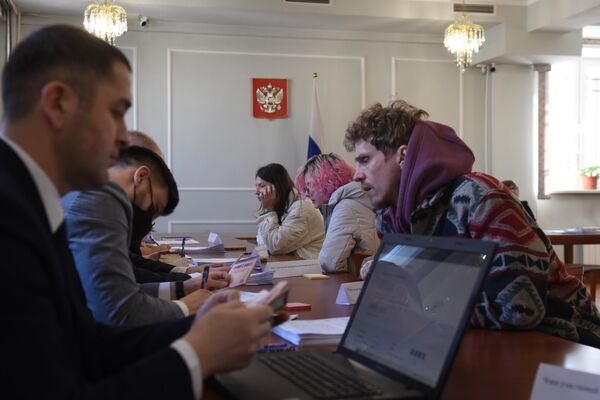 Избирательные участки в Алматы на выборах президента России - Sputnik Казахстан