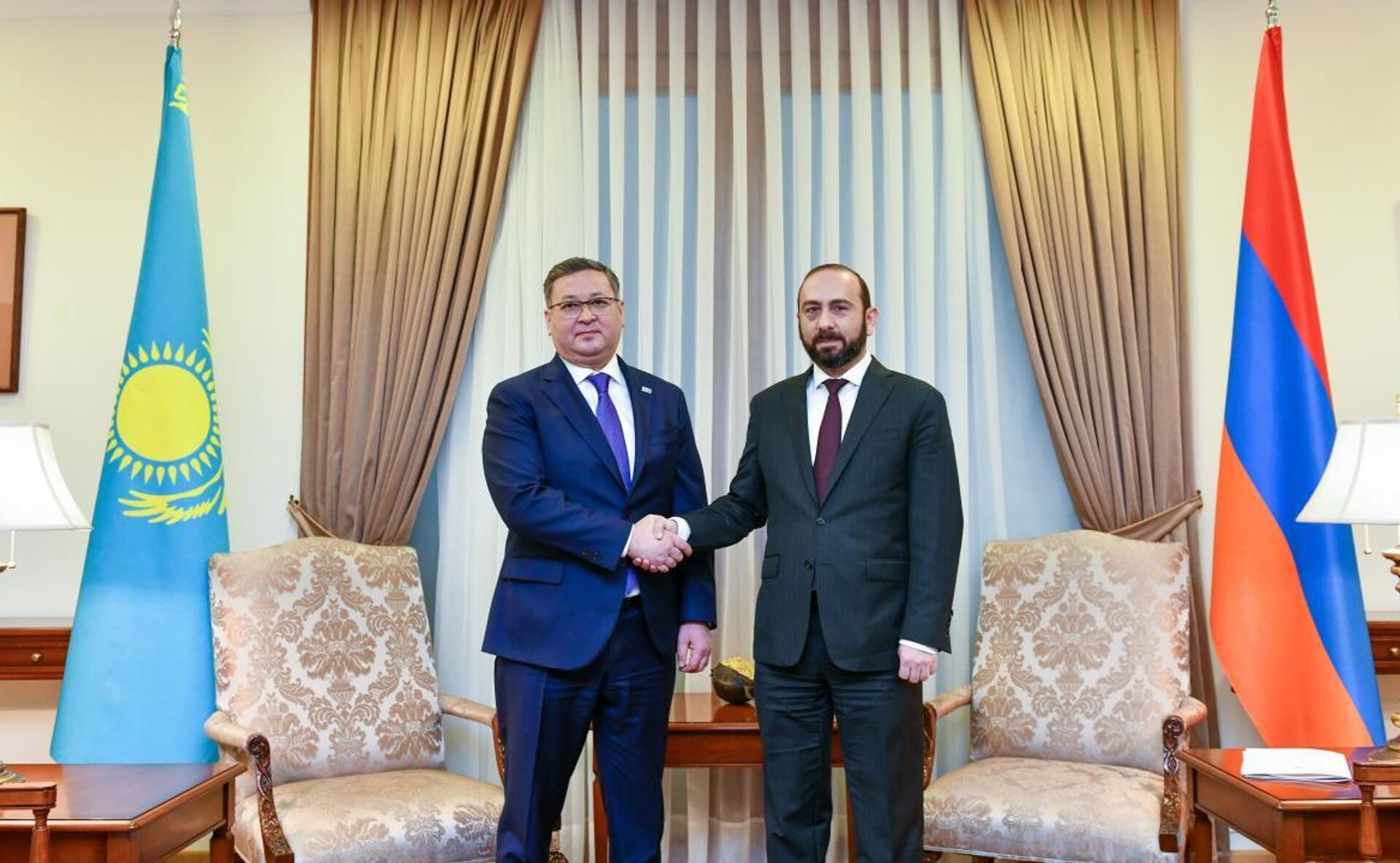 Министр иностранных дел Казахстана посетил Армению с рабочим визитом - Sputnik Казахстан, 1920, 19.03.2024