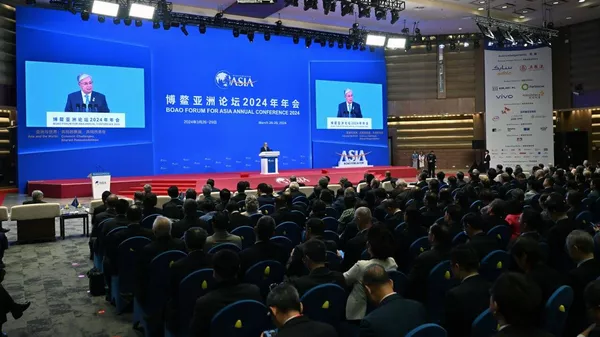 Токаев выступает на Боаоском азиатском форуме  - Sputnik Казахстан