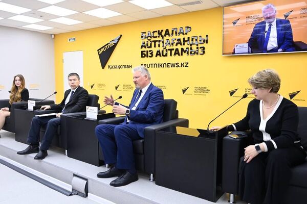  Пресс-конференция, посвященная предстоящей образовательной выставке Учись в России - Sputnik Казахстан