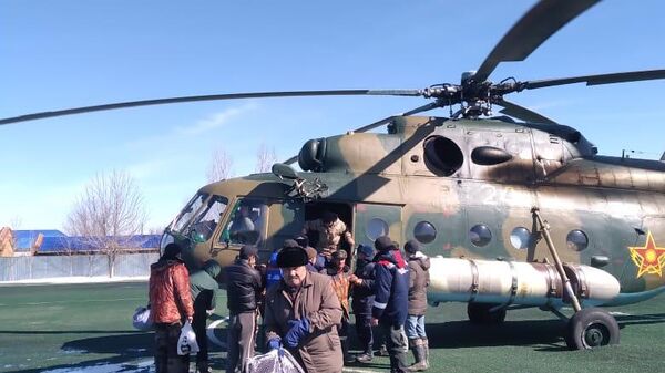 Военные эвакуируют население из затопленных районов и доставляют гуманитарную помощь - Sputnik Қазақстан