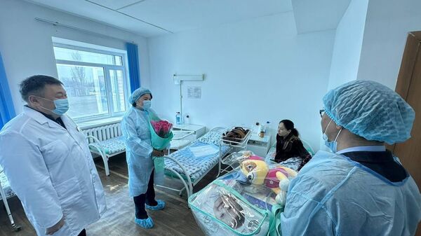 В семье эвакуированных родился ребенок - Sputnik Казахстан