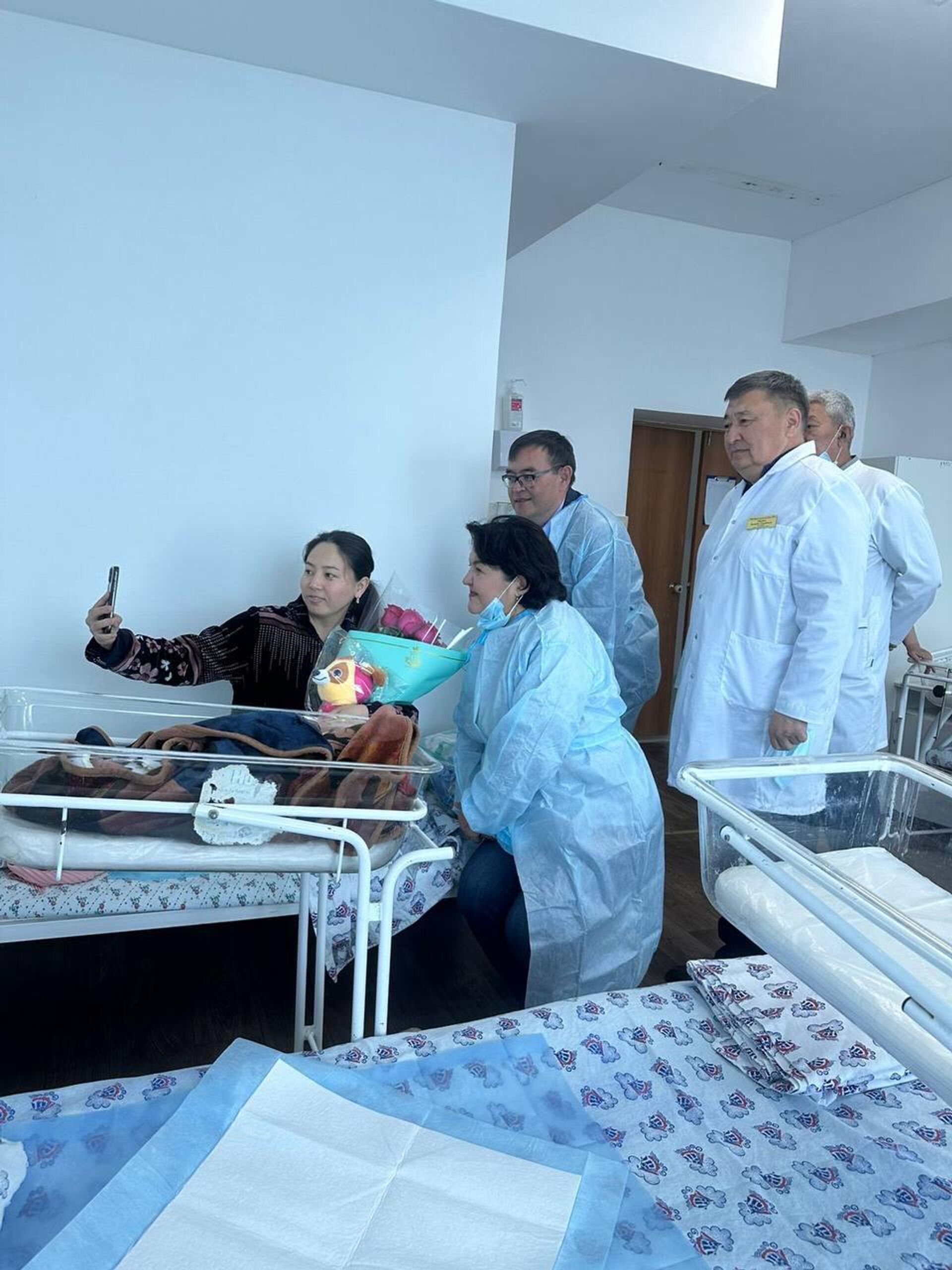 В семье эвакуированных родился ребенок - Sputnik Казахстан, 1920, 31.03.2024