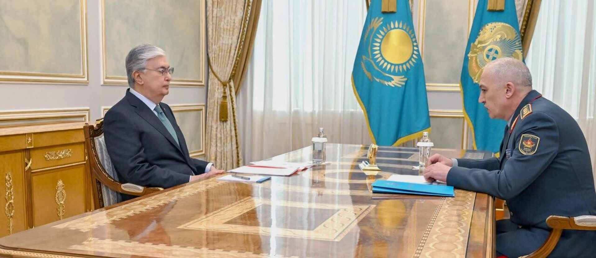 Глава государства принял министра обороны Руслана Жаксылыкова  - Sputnik Казахстан, 1920, 01.04.2024