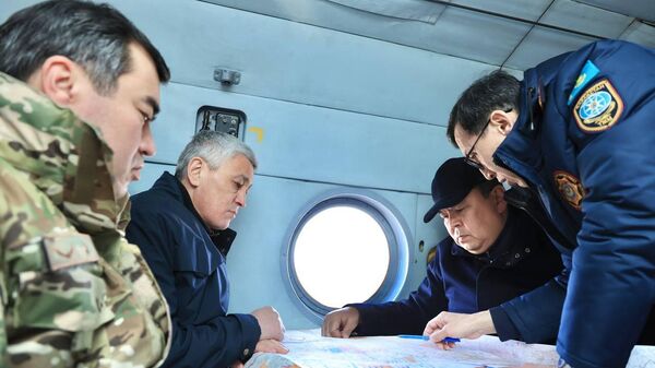 Канат Бозумбаев прибыл в Карагандинскую область изучать паводковую ситуацию - Sputnik Казахстан