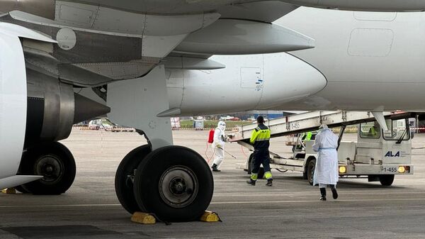 Холеру выявили у пассажирки самолета, летевшего из Дели в Алматы - Sputnik Казахстан