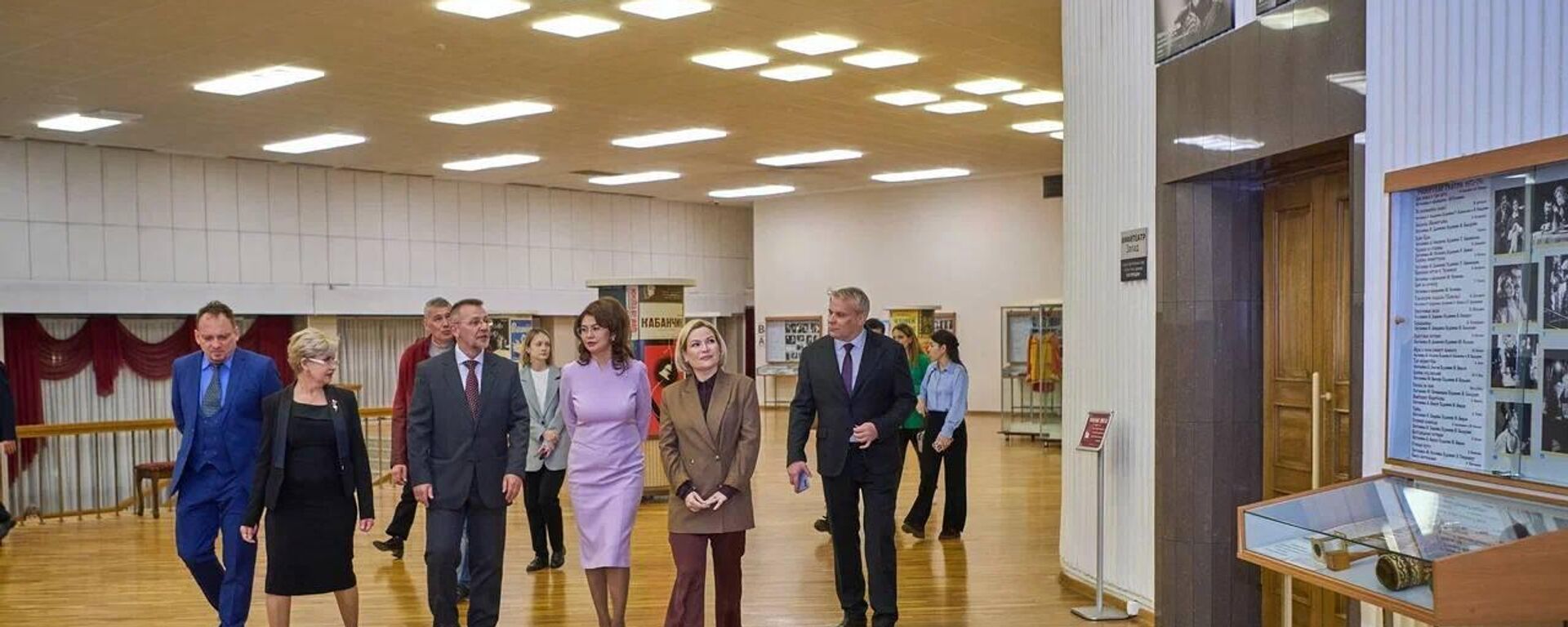 Министр культуры России Ольга Любимова посетила русский драмтеатр в Алматы - Sputnik Казахстан, 1920, 11.04.2024