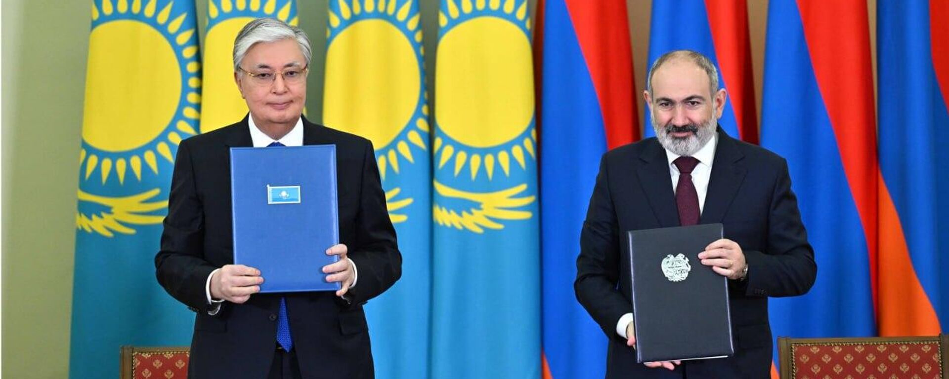 В государственной резиденции Армении состоялась торжественная церемония встречи Президента Казахстана Касым-Жомарта Токаева, прибывшего с официальным  визитом в Ереван - Sputnik Казахстан, 1920, 15.04.2024