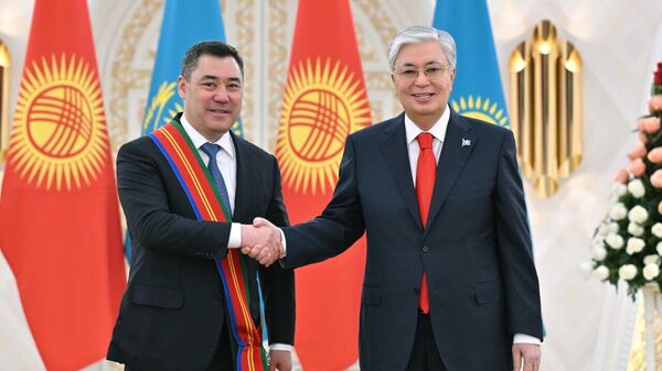 Глава государства наградил Президента Кыргызстана Садыра Жапарова орденом Достық I степени
 - Sputnik Казахстан