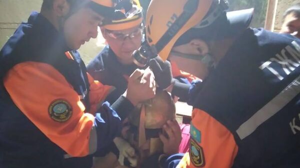 Спасатели снимали застрявший спартанский шлем с жителя Кызылорды - Sputnik Казахстан