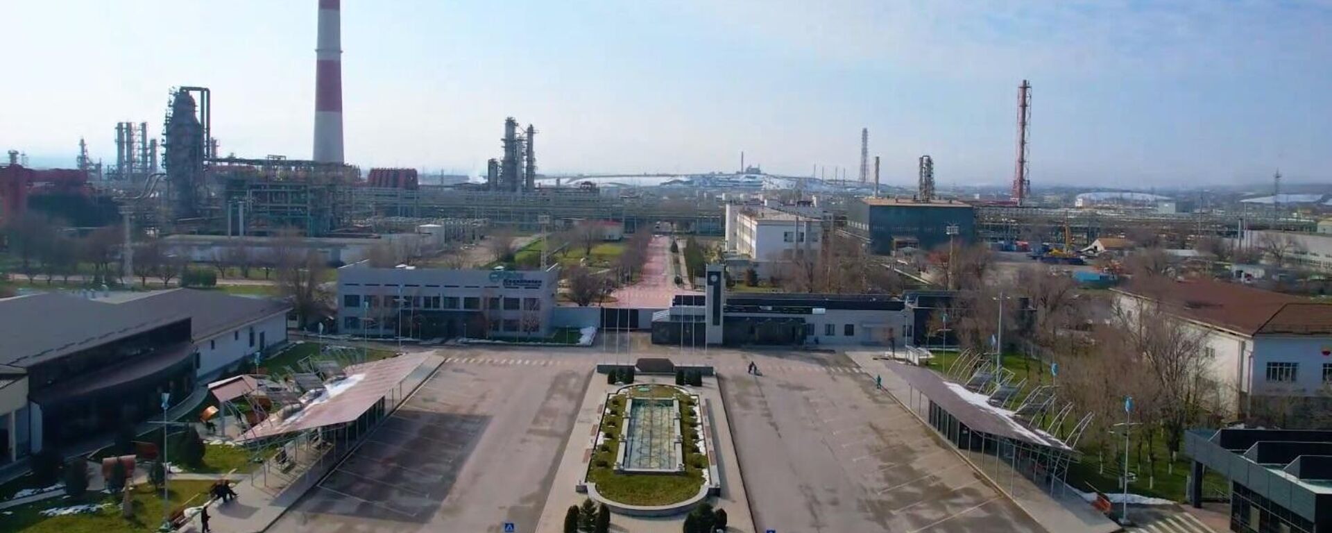 Шымкентский нефтеперерабатывающий завод - Sputnik Казахстан, 1920, 23.04.2024