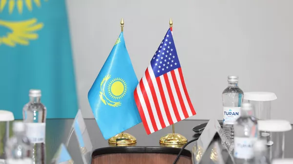 флаги Казахстан и США - Sputnik Казахстан