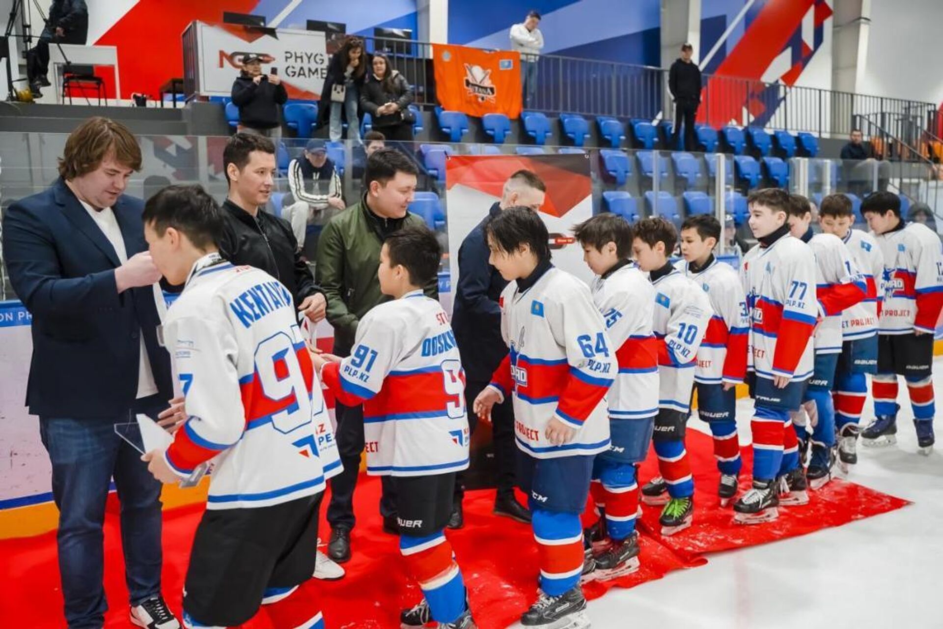 Игры будущего: впервые в Астане прошли уникальные хоккейные соревнования
 - Sputnik Казахстан, 1920, 29.04.2024