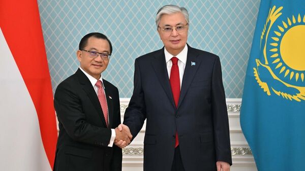  Глава государства принял спикера Парламента Сингапура Сеа Киань Пена - Sputnik Казахстан