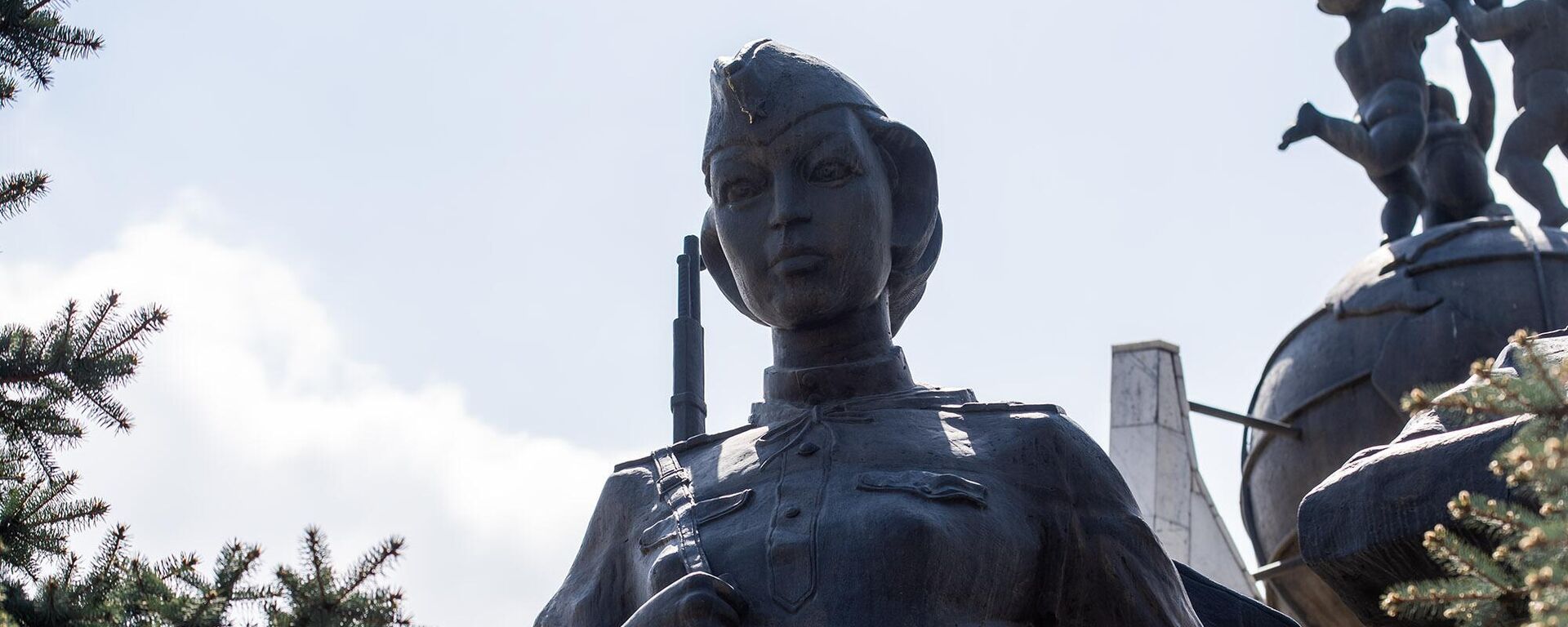 Памятник Алие Молдагуловой  - Sputnik Казахстан, 1920, 14.01.2026