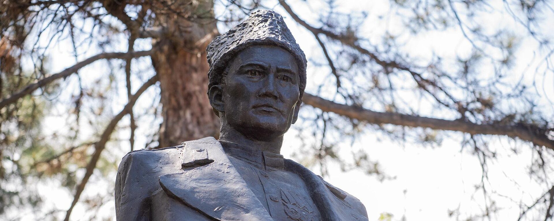 Бауыржан Момышулы Бауыржан Момышулы - Sputnik Казахстан, 1920, 24.12.2025