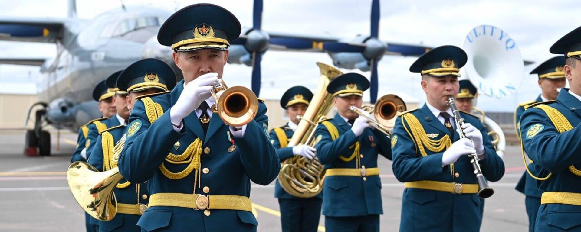 Глава государства принял участие в церемонии открытия авиабазы Национальной гвардии
 - Sputnik Казахстан, 1920, 07.05.2024