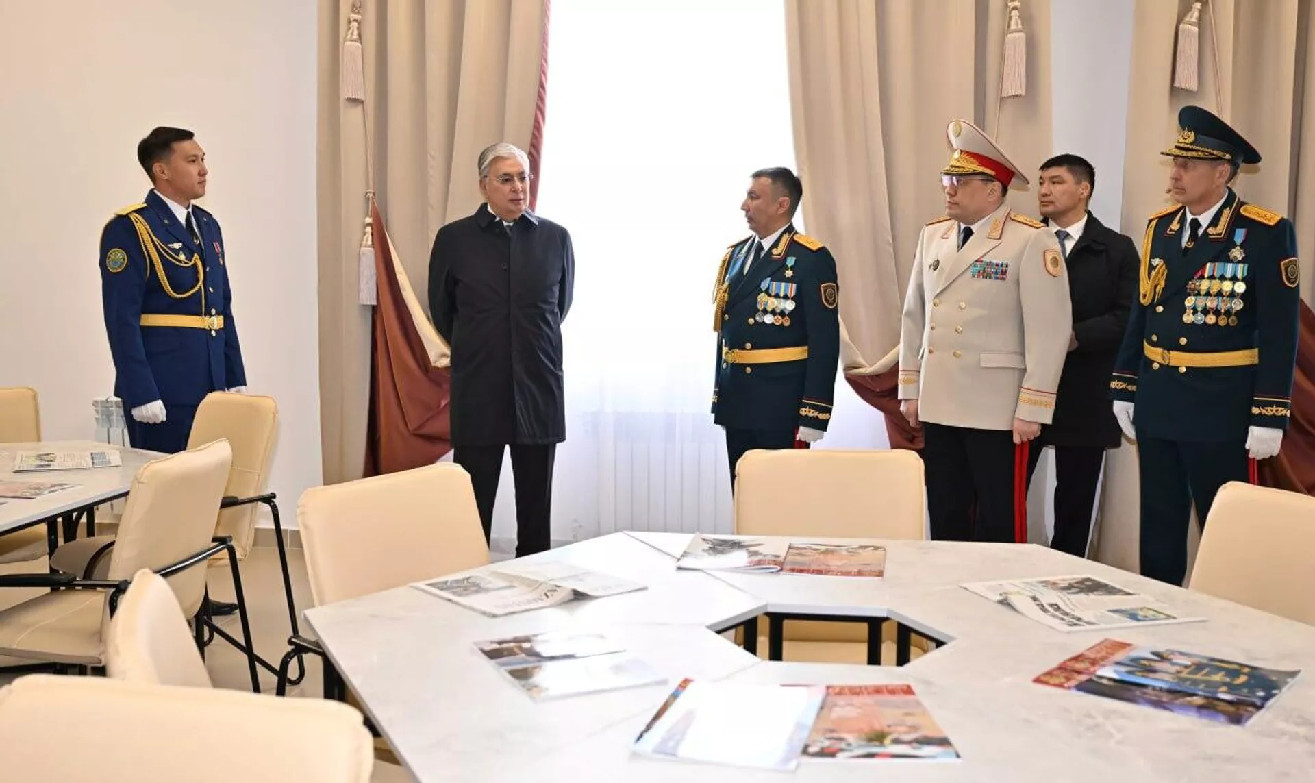 Касым-Жомарту Токаеву показали новую авиабазу под Астаной - Sputnik Казахстан, 1920, 03.05.2024