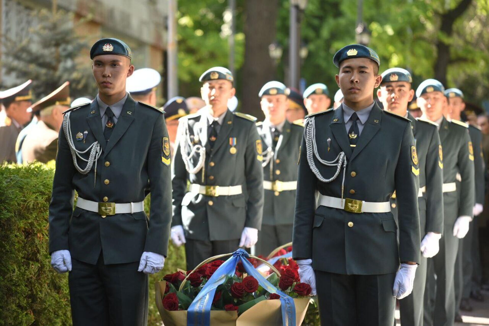 Торжественная церемония возложения цветов к мемориальной доске Сагадата Нурмагамбетова - Sputnik Казахстан, 1920, 07.05.2024