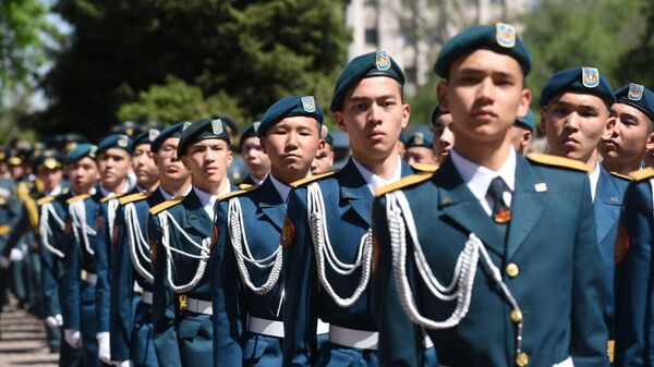 В Алматы в День защитника Отечества военные почтили память героев Великой Отечественной войны - Sputnik Казахстан