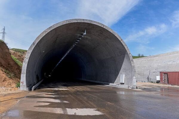 Шақпақ баба асуындағы автомобиль туннелі - Sputnik Қазақстан