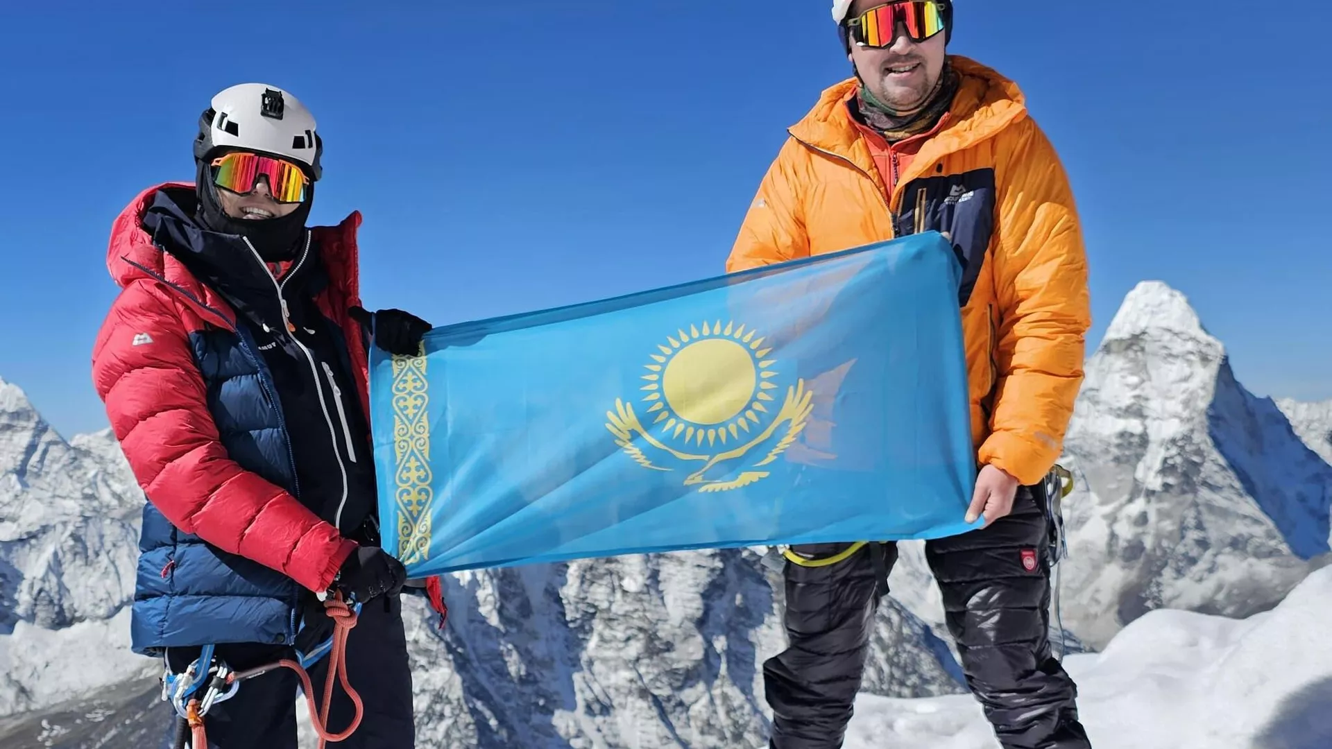 Члены команды Kazakh Everest Team на Эвересте - Sputnik Казахстан, 1920, 12.05.2024