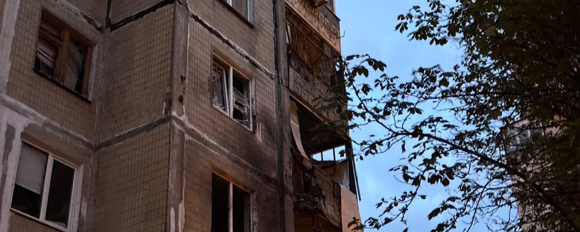 Обрушенный после теракта жилой дом в Белгороде  - Sputnik Казахстан, 1920, 13.05.2024