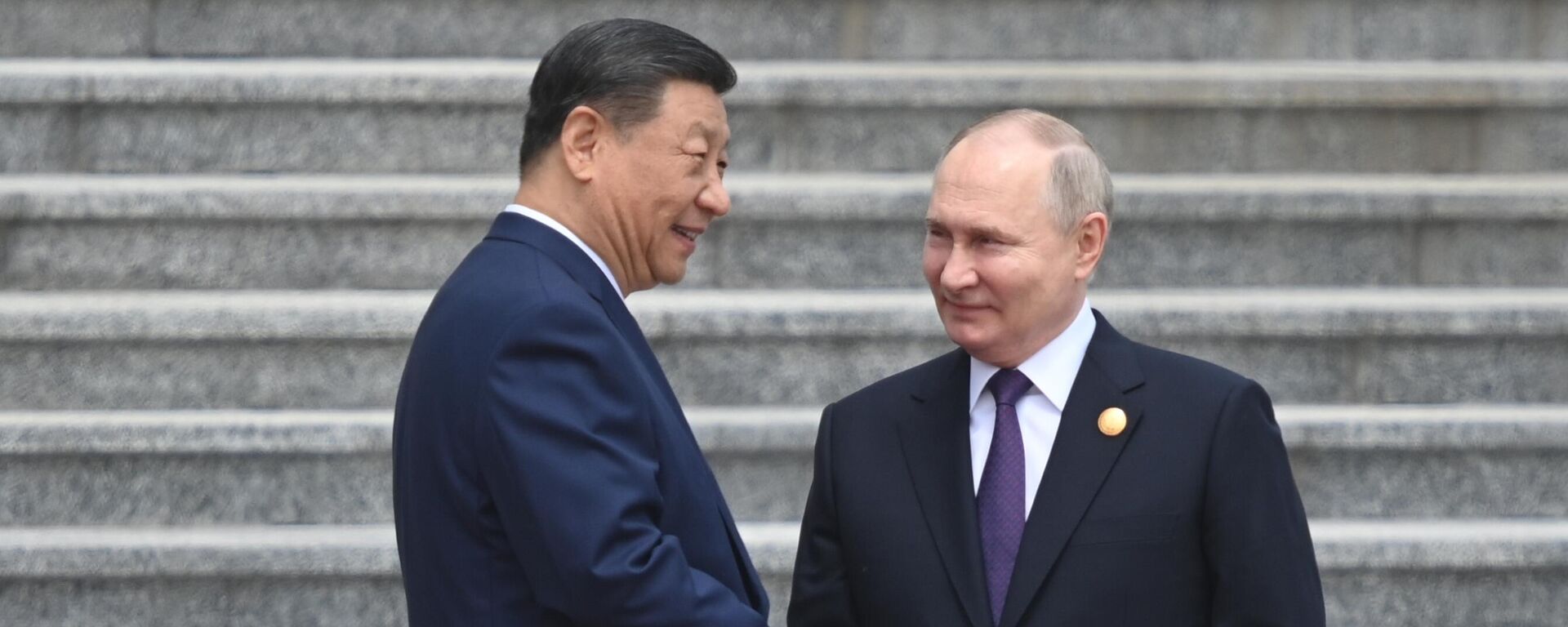 Президент РФ Владимир Путин прибыл в Китай с официальным визитом  - Sputnik Казахстан, 1920, 16.05.2024