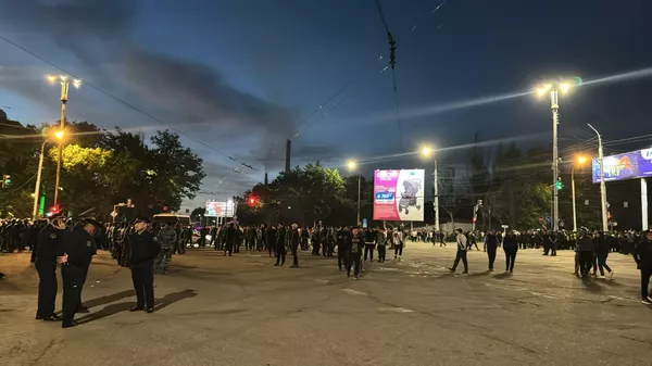 Митинг у хостела с иностранцами в Бишкеке - Sputnik Қазақстан