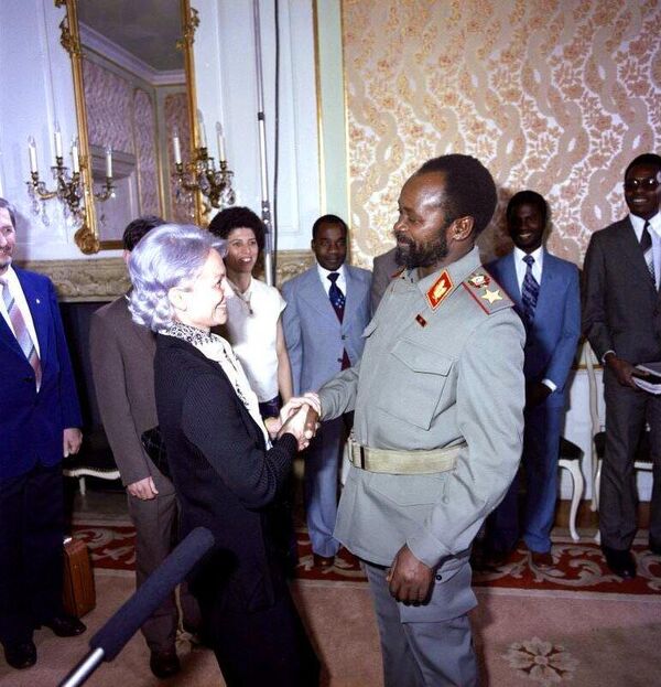 Мозамбиктің тәуелсіздік алғаннан кейінгі бірінші президенті Самора Машел болды. Ол 1986 жылдың 19 қазанында қайтыс болды. Ол мінген ұшақ Оңтүстік Африка Республикасында апатқа ұшырады. - Sputnik Қазақстан
