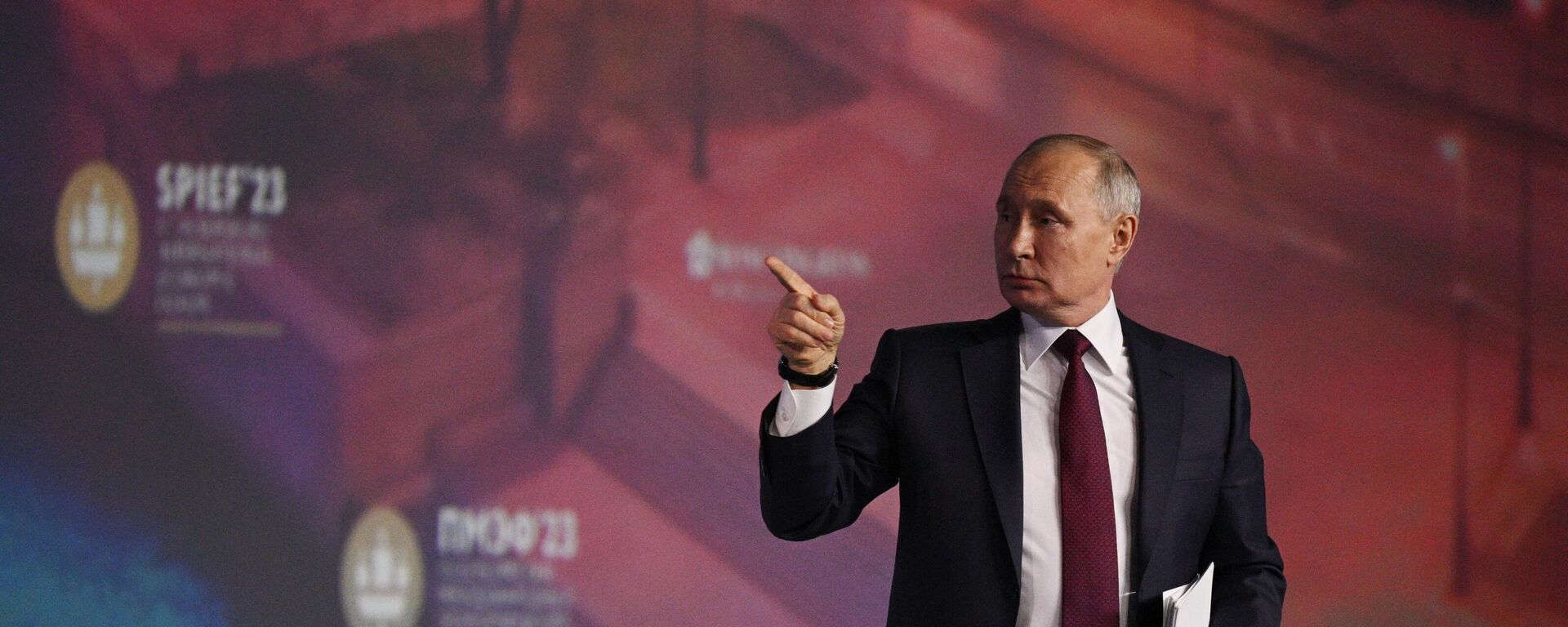 Путин на пленарном заседании ПМЭФ-2024 - Sputnik Казахстан, 1920, 07.06.2024