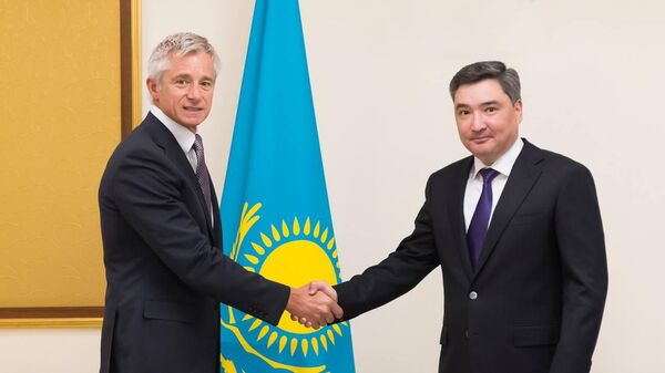 Олжас Бектенов провел встречу с президентом PepsiCo в Центральной Азии Давидом Манзини - Sputnik Казахстан