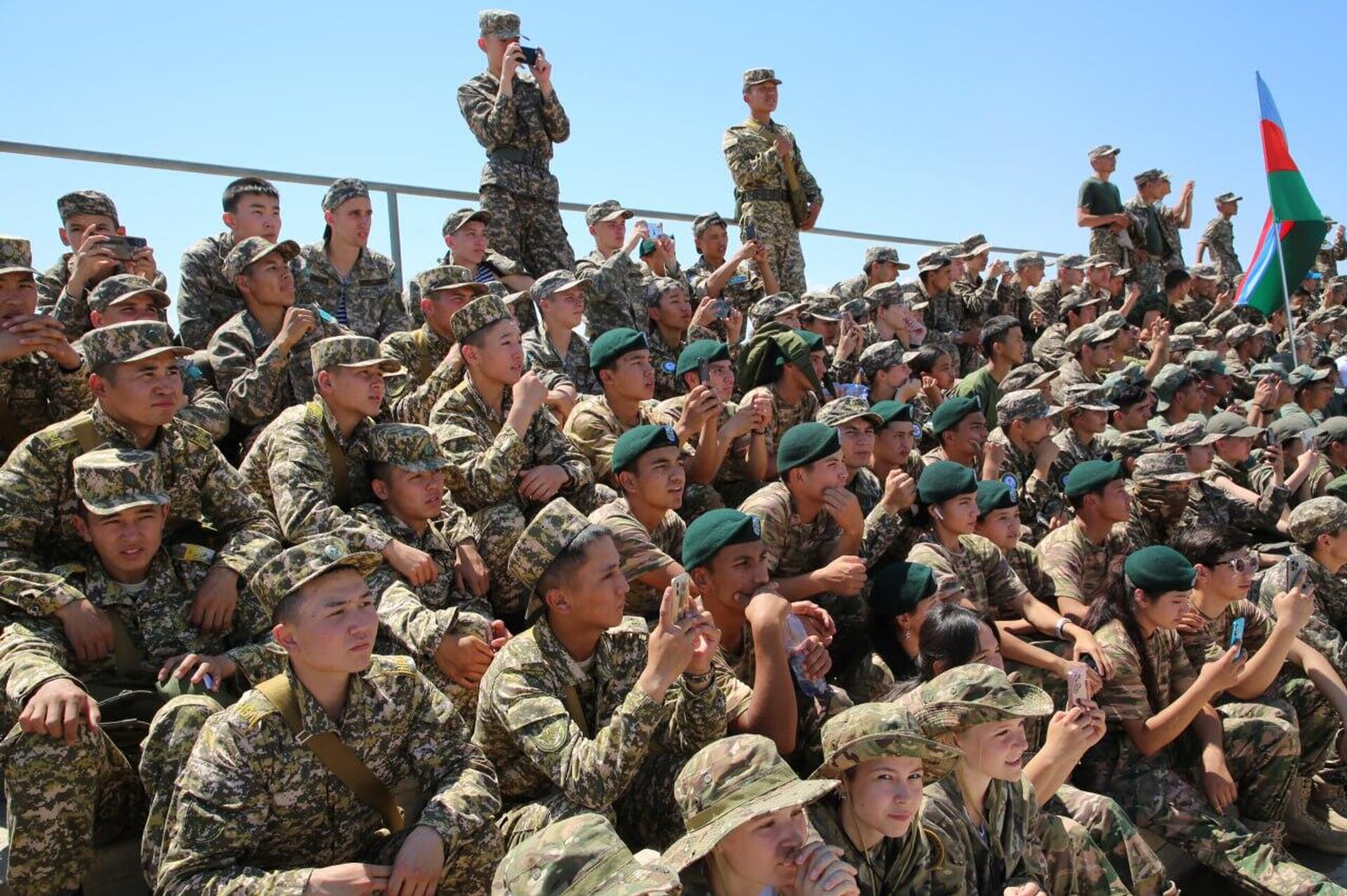 Международный военно-патриотический сбор молодежи Айбын-2024 завершился в Алматинской области Международный военно-патриотический сбор молодежи Айбын-2024 завершился в Алматинской области - Sputnik Казахстан, 1920, 21.06.2024