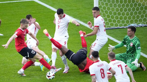 Момент матча Польша - Австрия на Евро-2024 - Sputnik Казахстан