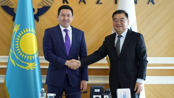 Председатель правления АО Самрук-Қазына Нурлан Жакупов встретился с президентом CNPC Бианом Деджи - Sputnik Казахстан