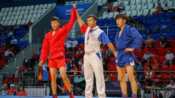 Самбист Абиш Пердалы в весовой категории 46 кг выиграл первую золотую медаль для Казахстана на  играх Дети Азии-2024 - Sputnik Казахстан
