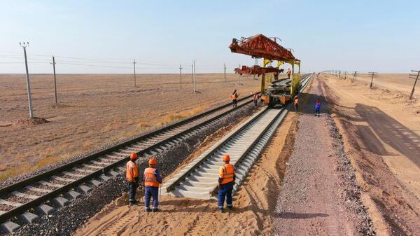 Строительство второго пути на участке железной дороги Достык – Мойынты - Sputnik Казахстан